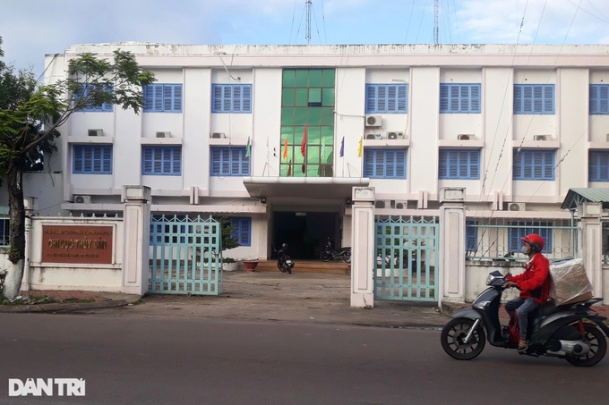 Quan hệ không trong sáng, Phó Chi cục Thủy sản bị cảnh cáo - 1 Quan hệ không trong sáng, Phó Chi cục Thủy sản bị cảnh cáo - 1
