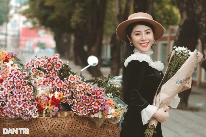 Dẹp xe hàng hoa phong cách Hà Nội ở TP Vinh - 2