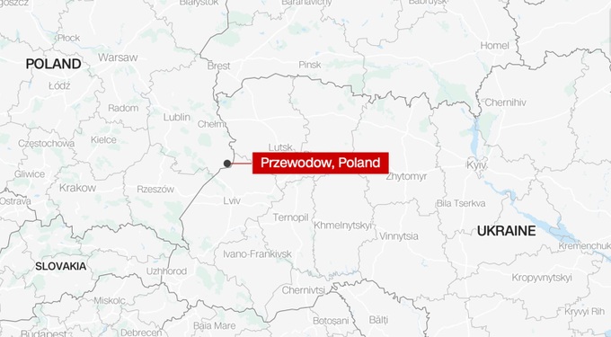 Tên lửa rơi xuống lãnh thổ, Ba Lan cân nhắc kích hoạt phòng thủ của NATO - 2