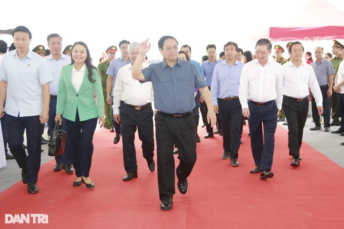 Thủ tướng: Không đầu tư công dàn trải, làm việc gì dứt điểm việc đó - 1 Thủ tướng: Không đầu tư công dàn trải, làm việc gì dứt điểm việc đó - 1