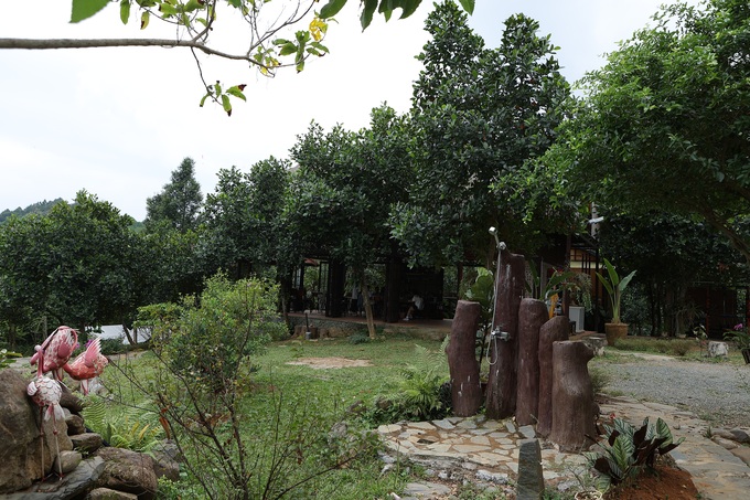 Đã mắt ngắm nhà vườn rộng 12.000m2 của ca sĩ Việt Hoàn - 9 Đã mắt ngắm nhà vườn rộng 12.000m2 của ca sĩ Việt Hoàn - 9