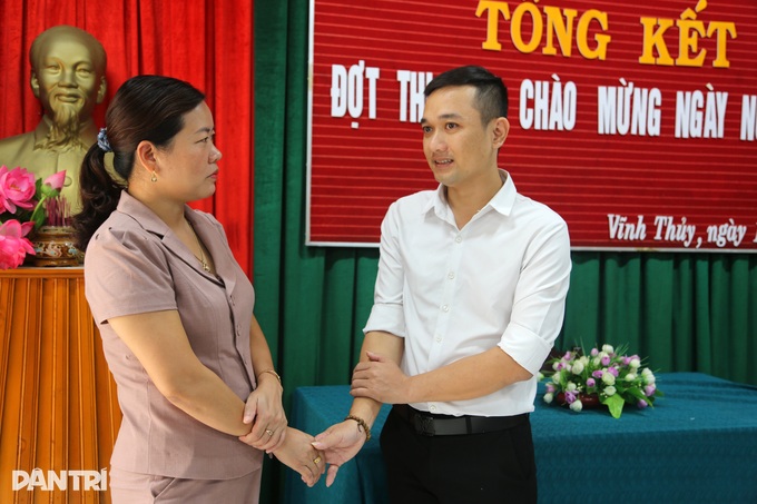 Gần 100 triệu đồng đến với thầy giáo vừa dạy học vừa chạy thận - 3 Gần 100 triệu đồng đến với thầy giáo vừa dạy học vừa chạy thận - 3