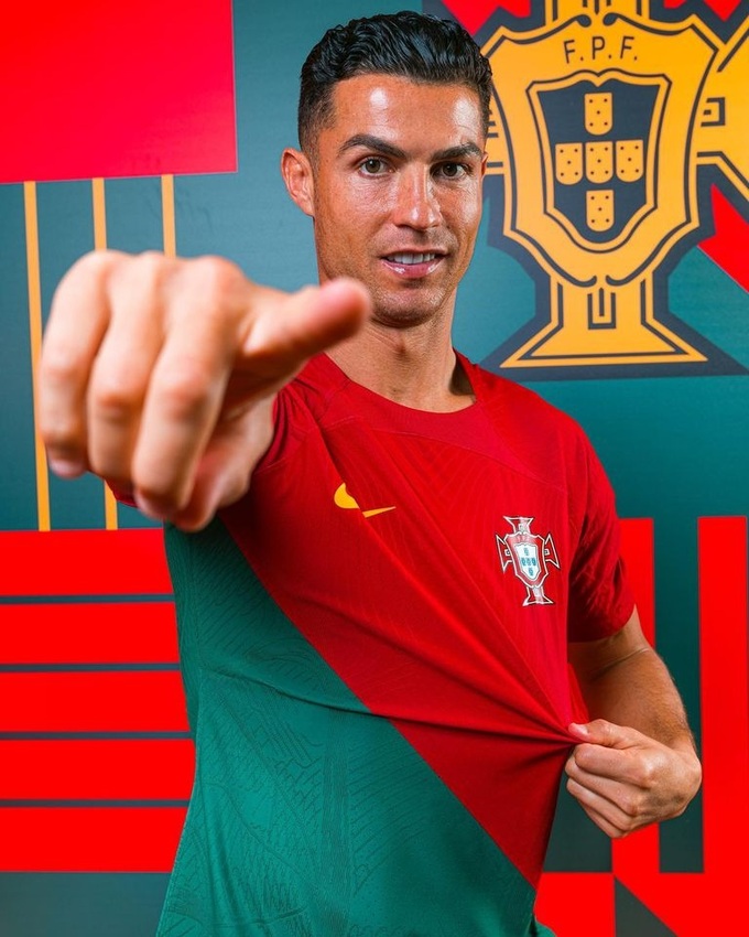 Ronaldo nhận án phạt sau khi chia tay Man Utd - 2 Ronaldo nhận án phạt sau khi chia tay Man Utd - 2