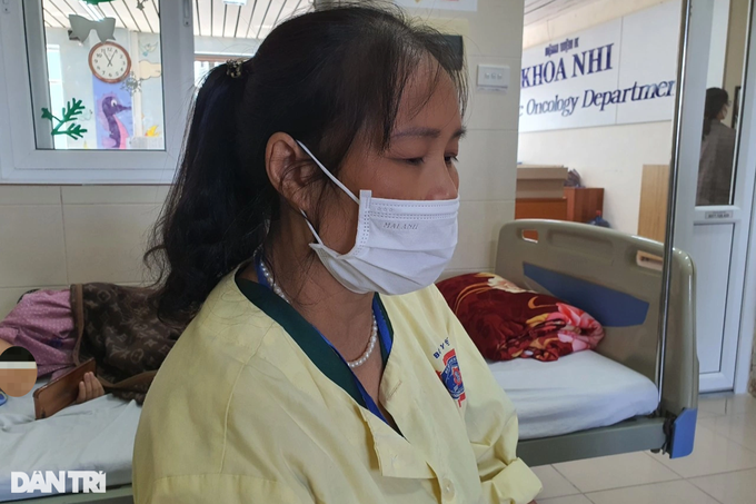 Không có tiền đưa cháu nhập viện sớm, bà bật khóc nhỡ cháu mệnh hệ nào… - 6 Không có tiền đưa cháu nhập viện sớm, bà bật khóc nhỡ cháu mệnh hệ nào… - 6