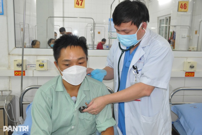 Người bố trẻ Lò Văn Cường đủ tiền phẫu thuật sau 3 ngày được giúp đỡ - 1 Người bố trẻ Lò Văn Cường đủ tiền phẫu thuật sau 3 ngày được giúp đỡ - 1