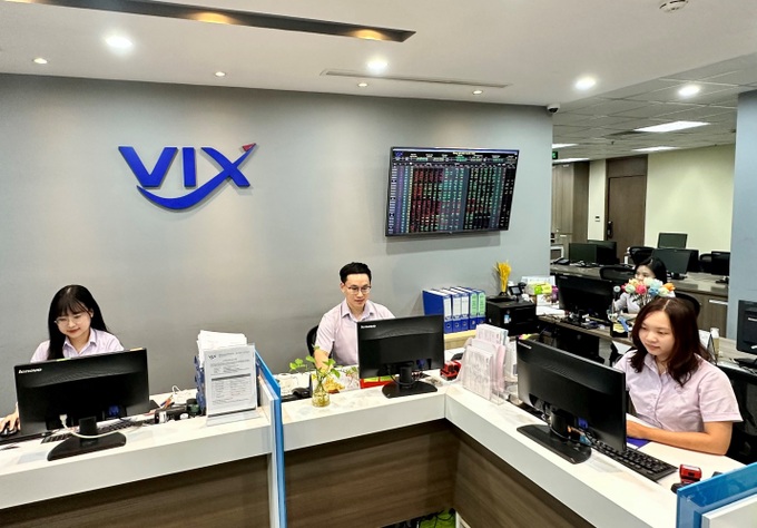 Ông Nguyễn Văn Tuấn đăng ký bán toàn bộ cổ phần tại Chứng khoán VIX - 1 Ông Nguyễn Văn Tuấn đăng ký bán toàn bộ cổ phần tại Chứng khoán VIX - 1
