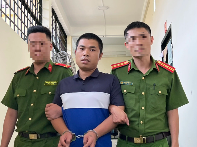 Án mạng trên phố Hà Nội: Gia đình nạn nhân nghi ngờ bệnh án tâm thần - 1
