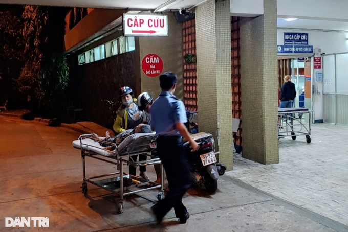 Tài xế xe ôm công nghệ ở TPHCM bị cướp đâm 6 nhát lúc rạng sáng - 1 Tài xế xe ôm công nghệ ở TPHCM bị cướp đâm 6 nhát lúc rạng sáng - 1