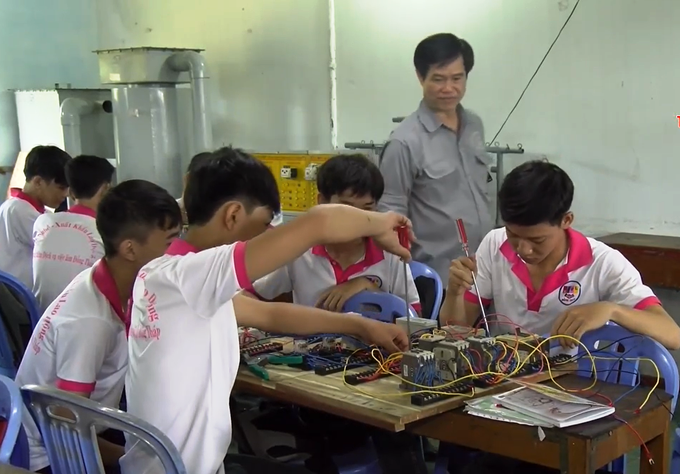 Đồng Tháp thực hiện nhiều chính sách hỗ trợ cho học sinh, sinh viên học nghề - 2 Đồng Tháp thực hiện nhiều chính sách hỗ trợ cho học sinh, sinh viên học nghề - 2