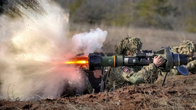 Hầu hết thành viên NATO cạn vũ khí cấp cho Ukraine - 1