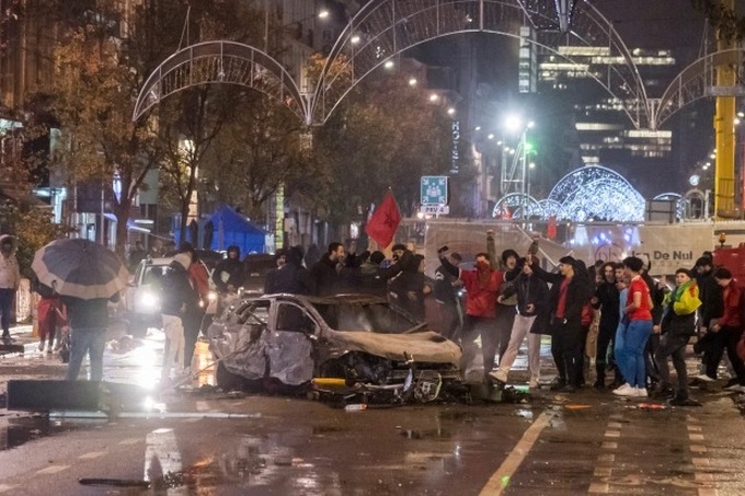 Bạo loạn kinh hoàng tại Brussels sau trận thua của Bỉ ở World Cup - 1 Bạo loạn kinh hoàng tại Brussels sau trận thua của Bỉ ở World Cup - 1