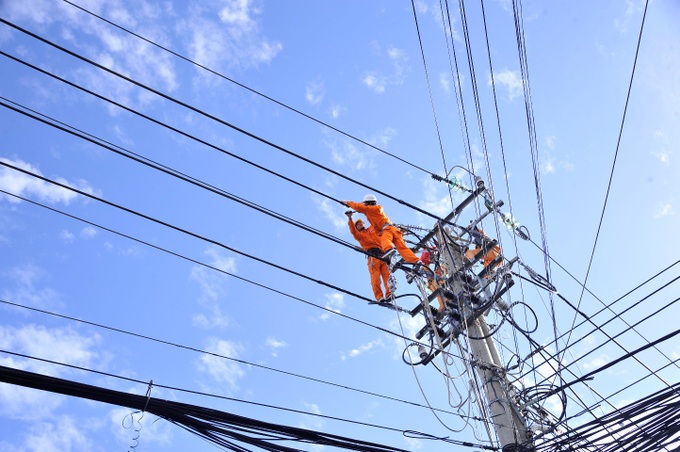 Ngành điện triển khai loạt biện pháp giảm chi phí trước nguy cơ lỗ nặng năm 2022 - 2 Ngành điện triển khai loạt biện pháp giảm chi phí trước nguy cơ lỗ nặng năm 2022 - 2