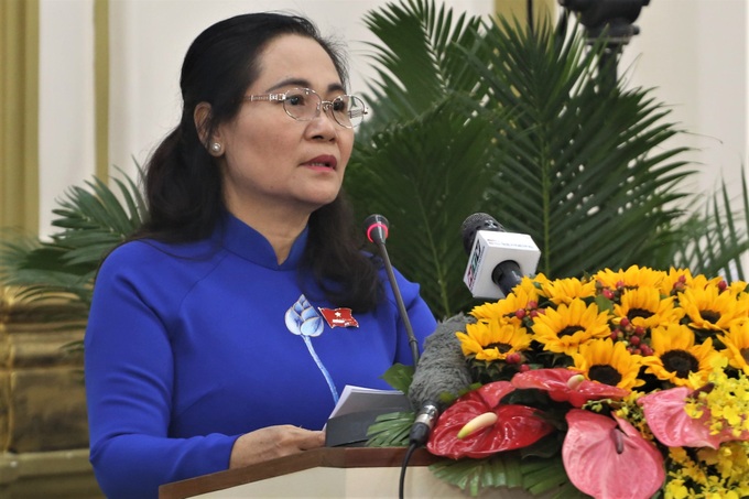 TPHCM: Quảng cáo, rao vặt gài móc câu, dao lam để làm khó cơ quan chức năng - 2 TPHCM: Quảng cáo, rao vặt gài móc câu, dao lam để làm khó cơ quan chức năng - 2