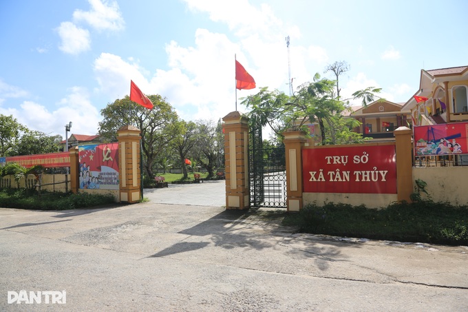 Trẻ sơ sinh, người khuyết tật cũng phải đóng gop xây dựng nông thôn mới - 4 Trẻ sơ sinh, người khuyết tật cũng phải đóng gop xây dựng nông thôn mới - 4