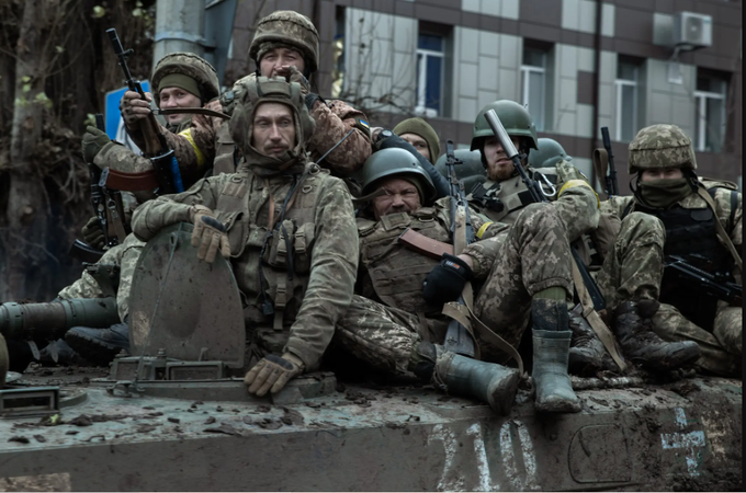 Giao tranh khốc liệt giành thành phố chiến lược miền Đông Ukraine - 1
