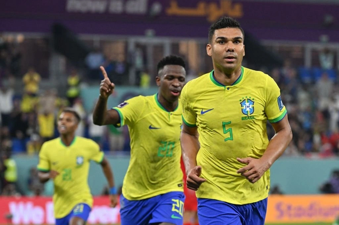 Casemiro hạ gục Thụy Sĩ, Brazil sớm nhận vé đi tiếp - 1