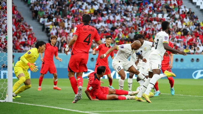 Luật mới khiến Hàn Quốc nhận bàn thua trước Ghana - 1