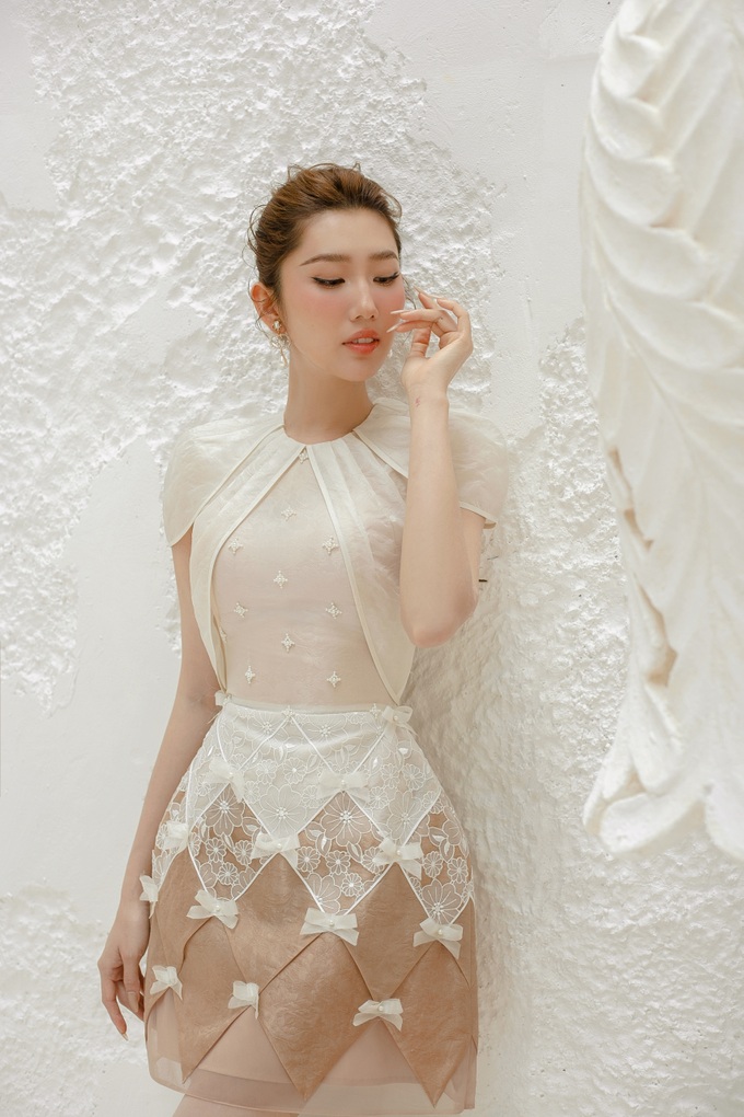 Nhan sắc ngọt ngào của Thúy Ngân sau hơn 10 năm gia nhập làng giải trí - 6 Nhan sắc ngọt ngào của Thúy Ngân sau hơn 10 năm gia nhập làng giải trí - 6