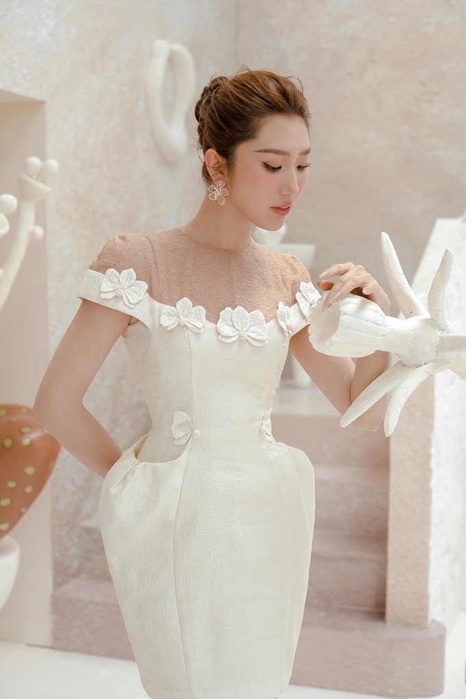 Nhan sắc ngọt ngào của Thúy Ngân sau hơn 10 năm gia nhập làng giải trí - 4 Nhan sắc ngọt ngào của Thúy Ngân sau hơn 10 năm gia nhập làng giải trí - 4