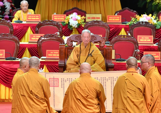 Suy tôn Trưởng lão Hòa thượng Thích Trí Quảng lên ngôi vị Pháp chủ - 1 Suy tôn Trưởng lão Hòa thượng Thích Trí Quảng lên ngôi vị Pháp chủ - 1
