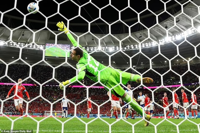 Marcus Rashford lý giải cách ăn mừng kỳ lạ sau siêu phẩm vào lưới Xứ Wales - 3 Marcus Rashford lý giải cách ăn mừng kỳ lạ sau siêu phẩm vào lưới Xứ Wales - 3