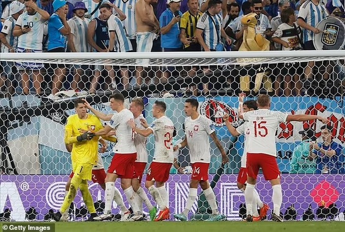 Thủ môn Ba Lan tiết lộ bí quyết cản phá quả phạt đền của Messi - 2 Thủ môn Ba Lan tiết lộ bí quyết cản phá quả phạt đền của Messi - 2