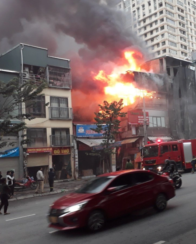 Hà Nội: Cháy nhà 4 tầng trên phố Minh Khai - 1