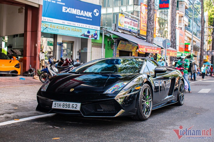Ông Đặng Lê Nguyên Vũ mua Lamborghini Gallardo Spyder Performante cực hiếm - 3 Ông Đặng Lê Nguyên Vũ mua Lamborghini Gallardo Spyder Performante cực hiếm - 3