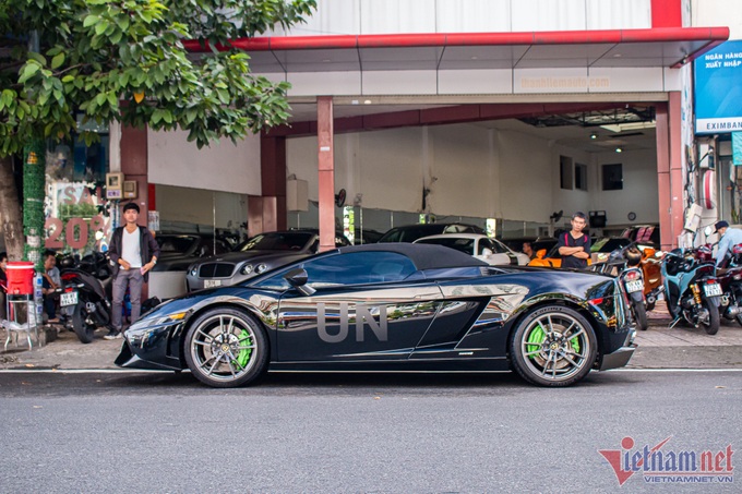 Ông Đặng Lê Nguyên Vũ mua Lamborghini Gallardo Spyder Performante cực hiếm - 4 Ông Đặng Lê Nguyên Vũ mua Lamborghini Gallardo Spyder Performante cực hiếm - 4