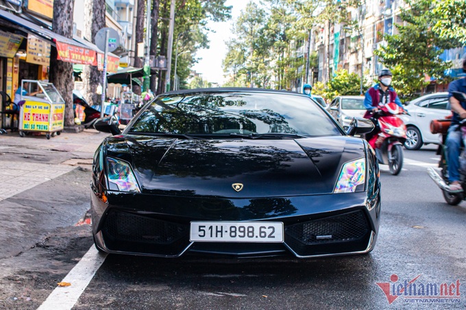 Ông Đặng Lê Nguyên Vũ mua Lamborghini Gallardo Spyder Performante cực hiếm - 2 Ông Đặng Lê Nguyên Vũ mua Lamborghini Gallardo Spyder Performante cực hiếm - 2