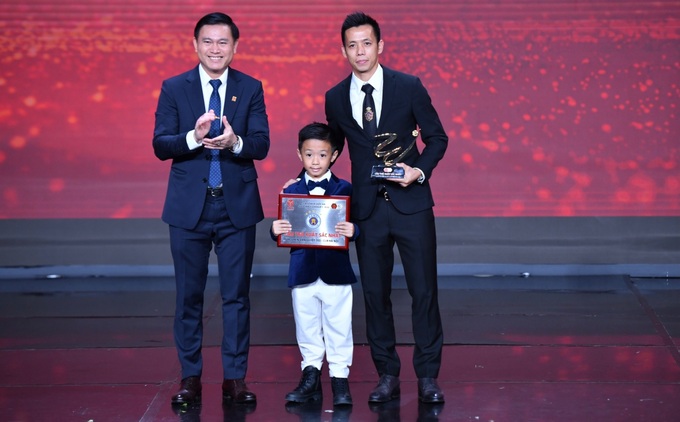 Tiền đạo Văn Quyết xuất sắc nhất V-League 2022 - 1 Tiền đạo Văn Quyết xuất sắc nhất V-League 2022 - 1