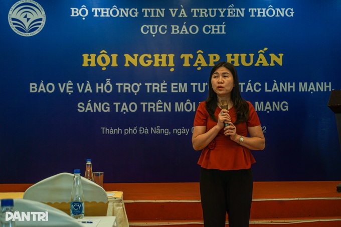 Bé gái bị bêu rếu vì chiếc vòng tay và nữ sinh hoảng loạn với trò bôi nhọ - 1 Bé gái bị bêu rếu vì chiếc vòng tay và nữ sinh hoảng loạn với trò bôi nhọ - 1
