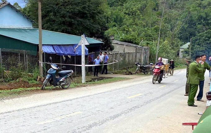 Con gái cầm dao sát hại cha đẻ - 2 Con gái cầm dao sát hại cha đẻ - 2