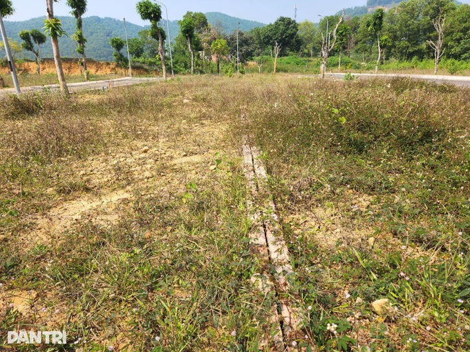 Hết thời sốt giá, đất nền ven đô bị cắt lỗ sâu vẫn khó bán - 2 Hết thời sốt giá, đất nền ven đô bị cắt lỗ sâu vẫn khó bán - 2