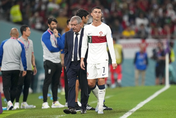 HLV Bồ Đào Nha: "Ronaldo bị cầu thủ Hàn Quốc sỉ nhục" | Báo Dân trí