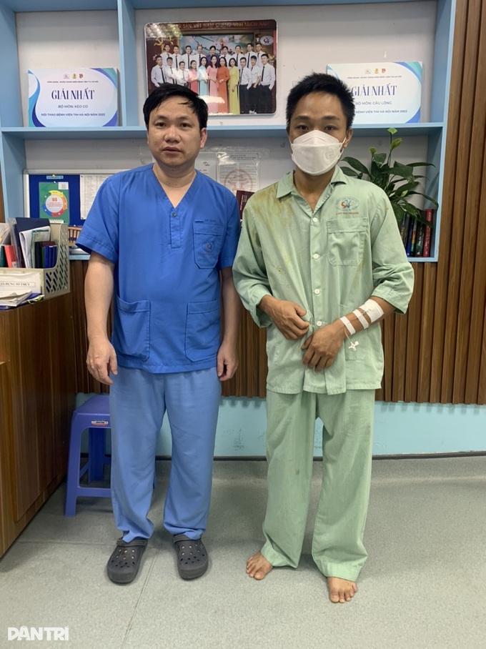 Người bố trẻ Lò Văn Cường đủ tiền phẫu thuật sau 3 ngày được giúp đỡ - 4 Người bố trẻ Lò Văn Cường đủ tiền phẫu thuật sau 3 ngày được giúp đỡ - 4