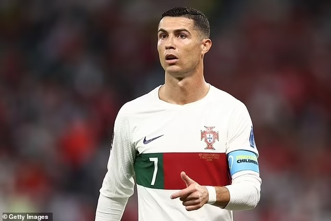 HLV Bồ Đào Nha chia sẻ về việc Ronaldo gia nhập đội bóng Saudi Arabia - 1