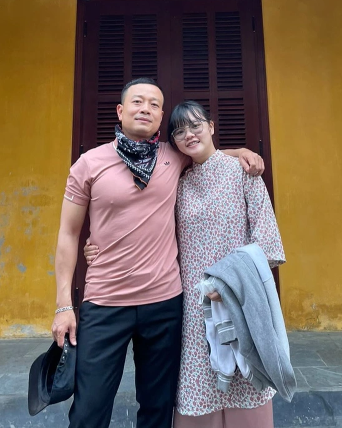 Thiếu nữ yêu bạn trai hơn 20 tuổi: Người khác không thể hạnh phúc hộ mình - 1 Thiếu nữ yêu bạn trai hơn 20 tuổi: Người khác không thể hạnh phúc hộ mình - 1