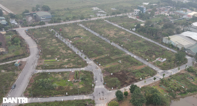 Thị trường trầm lắng, chủ đất kiệt quệ vì cơn lốc lãi vay - 1 Thị trường trầm lắng, chủ đất kiệt quệ vì cơn lốc lãi vay - 1
