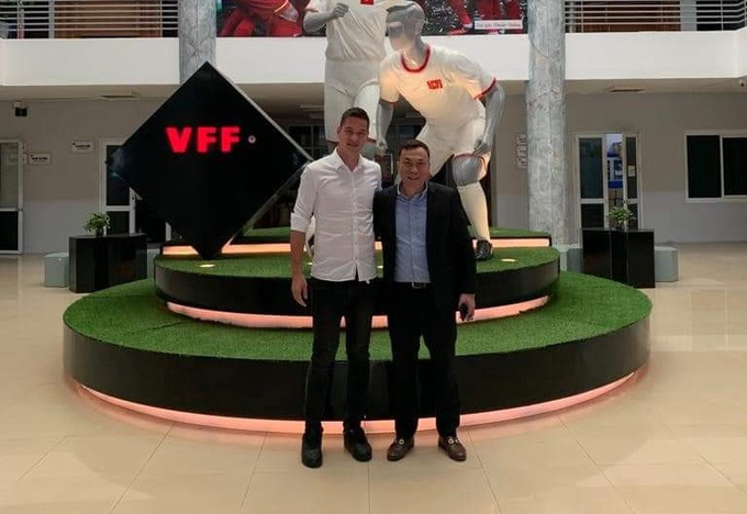 Filip Nguyễn bất ngờ ghé thăm VFF trước tin đồn khoác áo tuyển Việt Nam - 1