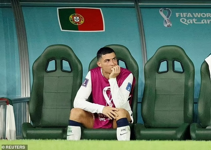 Cristiano Ronaldo ngồi dự bị ở trận Bồ Đào Nha thắng đậm Thụy Sỹ | Báo Dân  trí