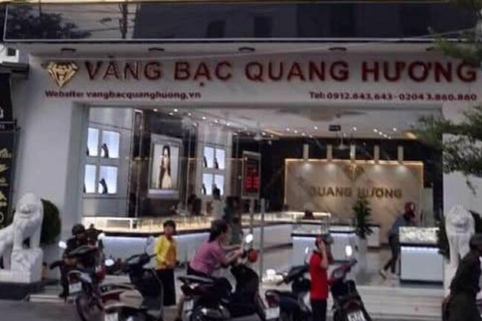 Truy bắt đối tượng cướp tiệm vàng bạc Quang Hương - 1