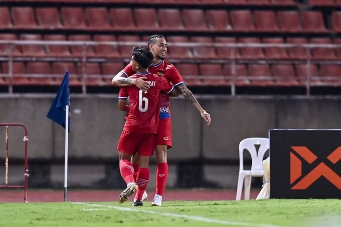 Tiền đạo gốc Pháp tỏa sáng, Lào thắng U23 Thái Lan trước AFF Cup - 1