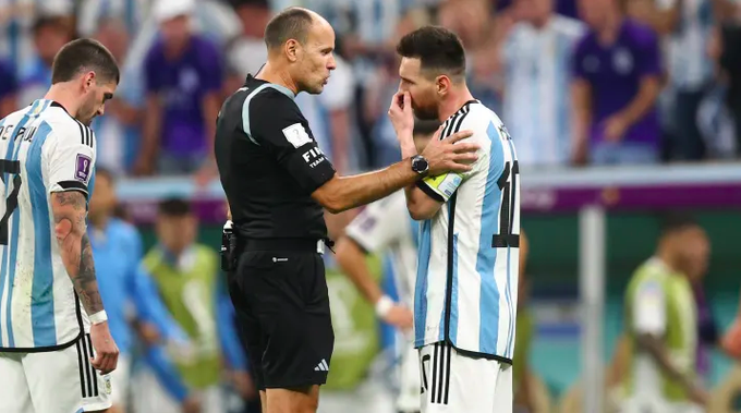 FIFA mở cuộc điều tra, Messi có khả năng bị cấm đá bán kết World Cup 2022 - 4