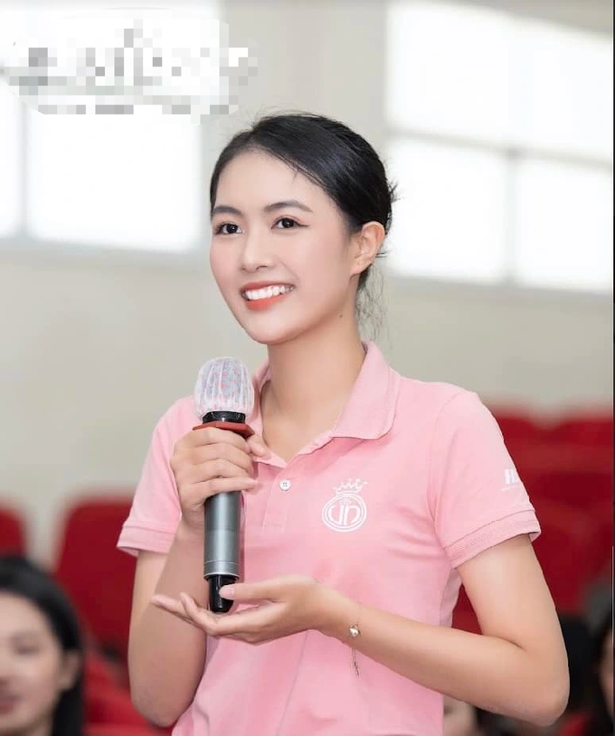 Thủ khoa Đại học Kinh tế quốc dân đi thi Hoa hậu Việt Nam - 1
