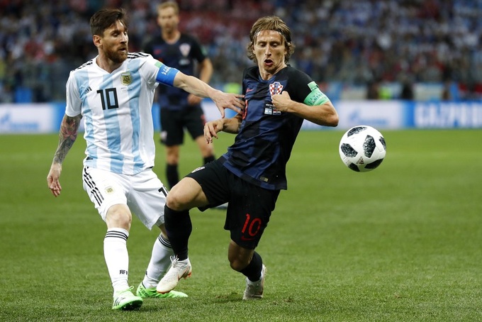 Messi đối đầu Luka Modric: Siêu sao nào sẽ phải cúi đầu? - 1