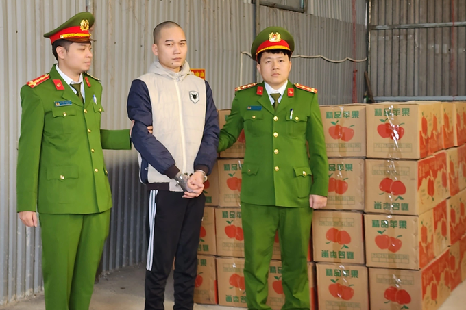Hà Nội: Gần 7 tấn pháo nổ cất giấu trong các thùng cát tông hoa quả - 1