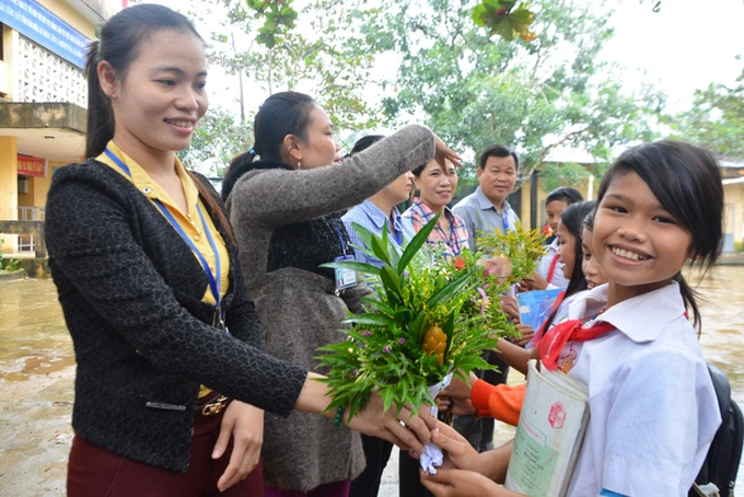 Cho con nghỉ học ở trường công để khỏi phải lo chuyện chăm sóc thầy cô - 2