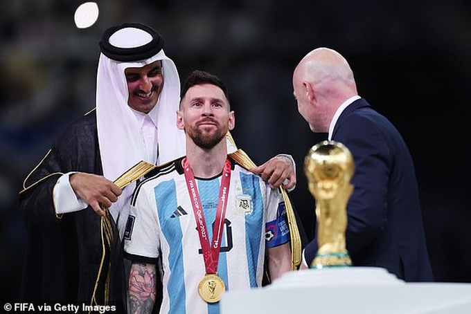 Lionel Messi, tên tuổi lừng lẫy trong làng bóng đá thế giới đang ghi dấu lại những kỷ lục mới bất tận. Hãy cùng xem anh chuẩn bị cho World Cup và mong đợi điều tuyệt vời nhất từ giải đấu này.