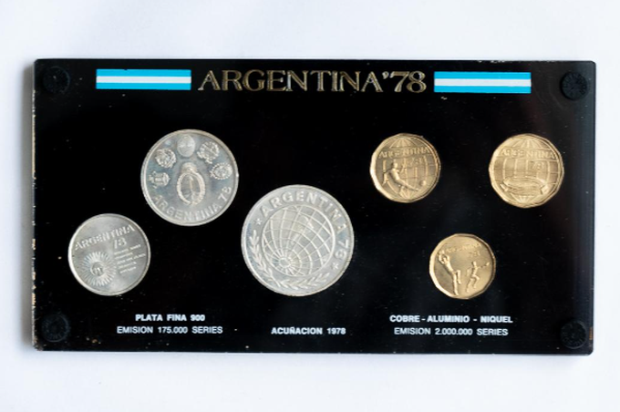 Tiền Argentina không chỉ đơn thuần là phương tiện thanh toán mà còn mang giá trị văn hóa và lịch sử rất lớn. Hãy xem qua hình ảnh về tiền Argentina để khám phá thêm về đất nước này nhé.